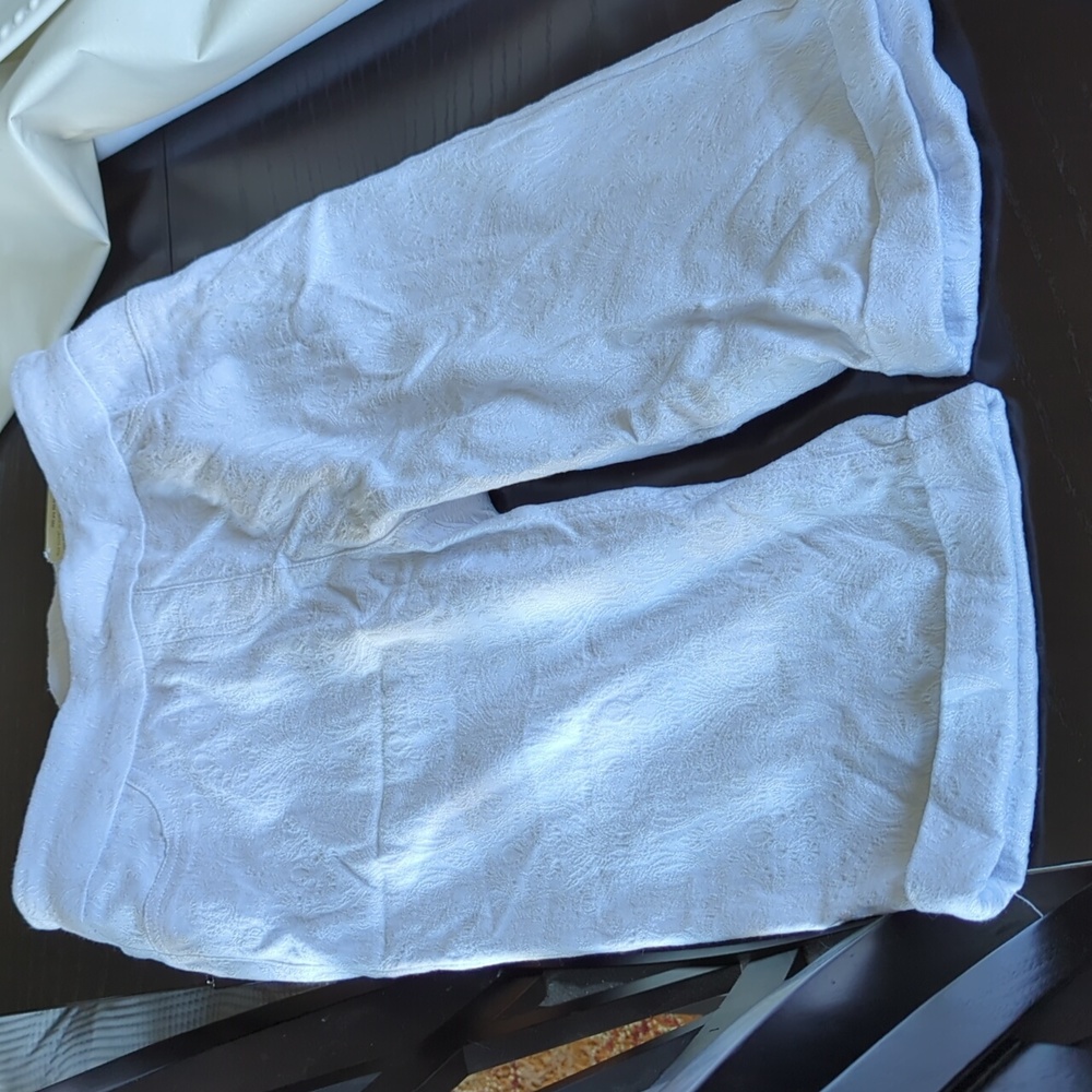 Xs. Soft surroundings slim sation Bermuda